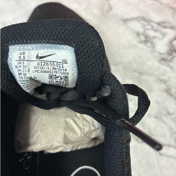 Nike Women's 5.5 Black White Tanjun Low Top Mesh Sneaker Athletic Running LB3-5 - Picture 6 of 6